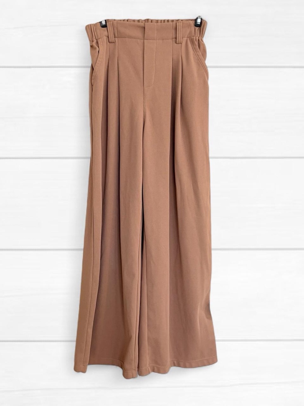 Halará Women’s Wide Leg High-Waist Pants – Tan Small